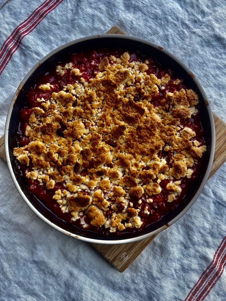 Strawberry and Rhubarb Crumble